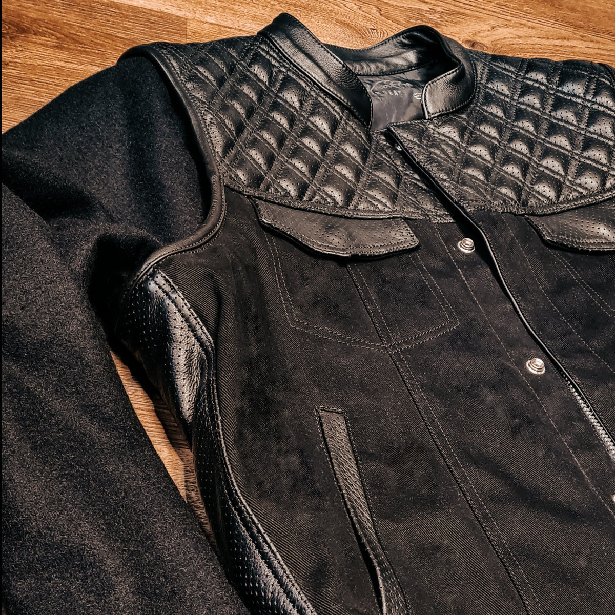 US "OFF THE RACK" REMOVABLE SLEEVE TWENTY FOUR-SEVEN VEST