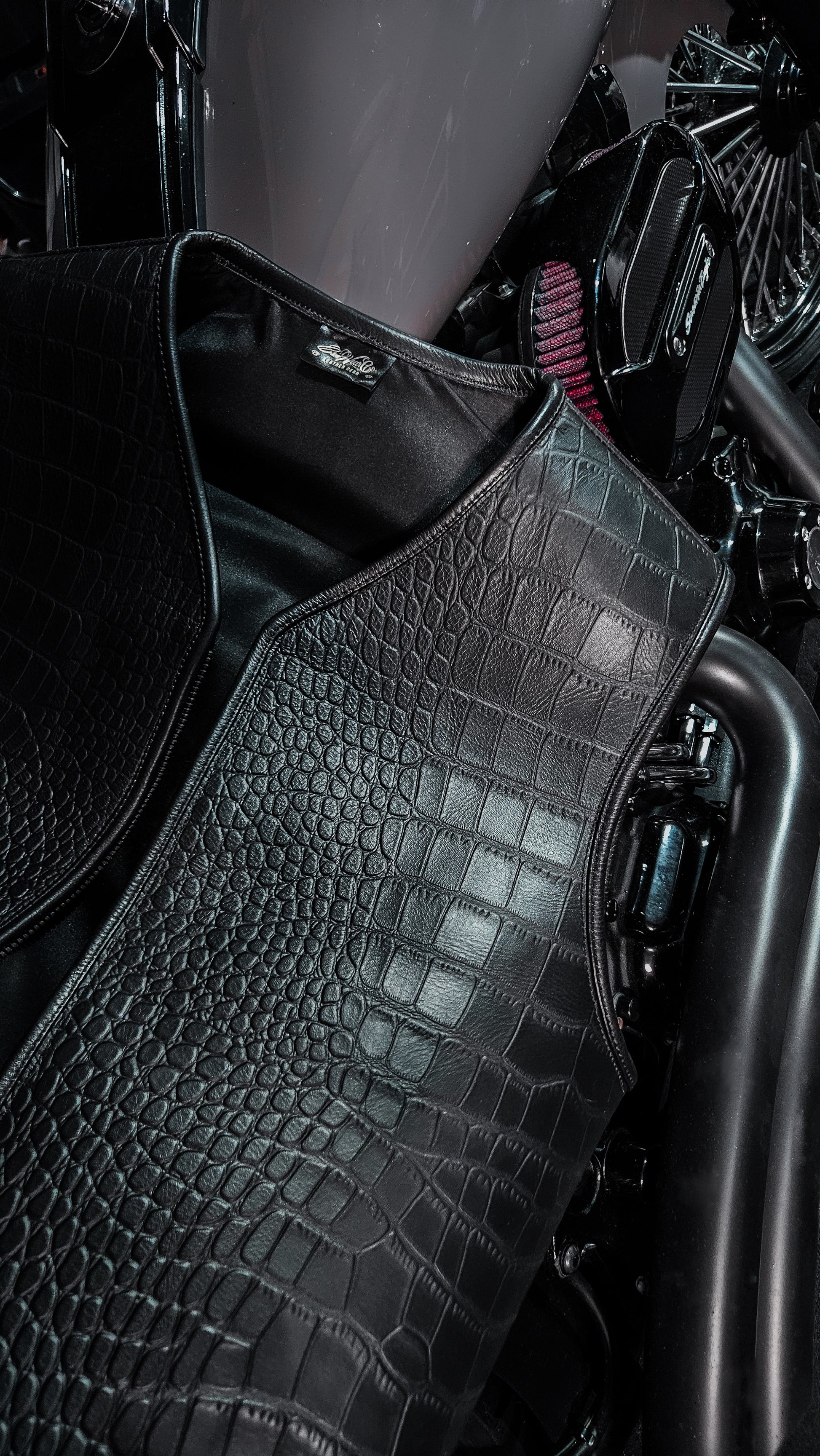 EURO "OFF THE RACK" GATOR BELLY VEST