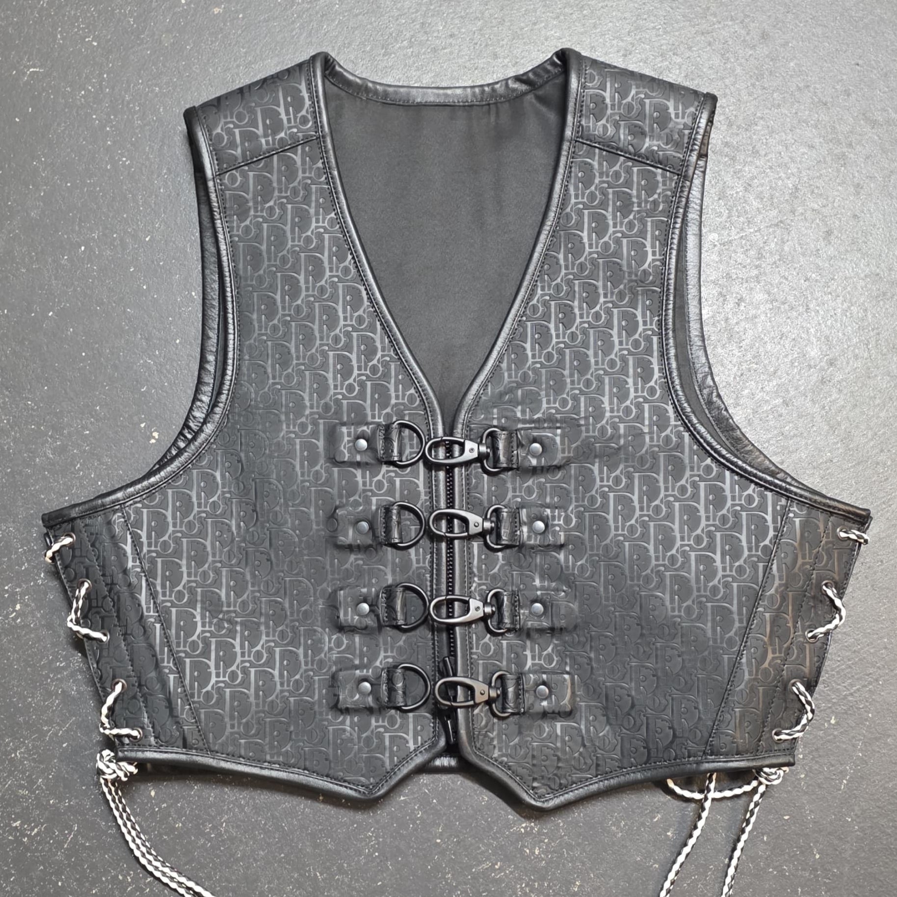 🔥Discounted - Ready to Ship!🔥 Aus Style Black DD - MEDIUM