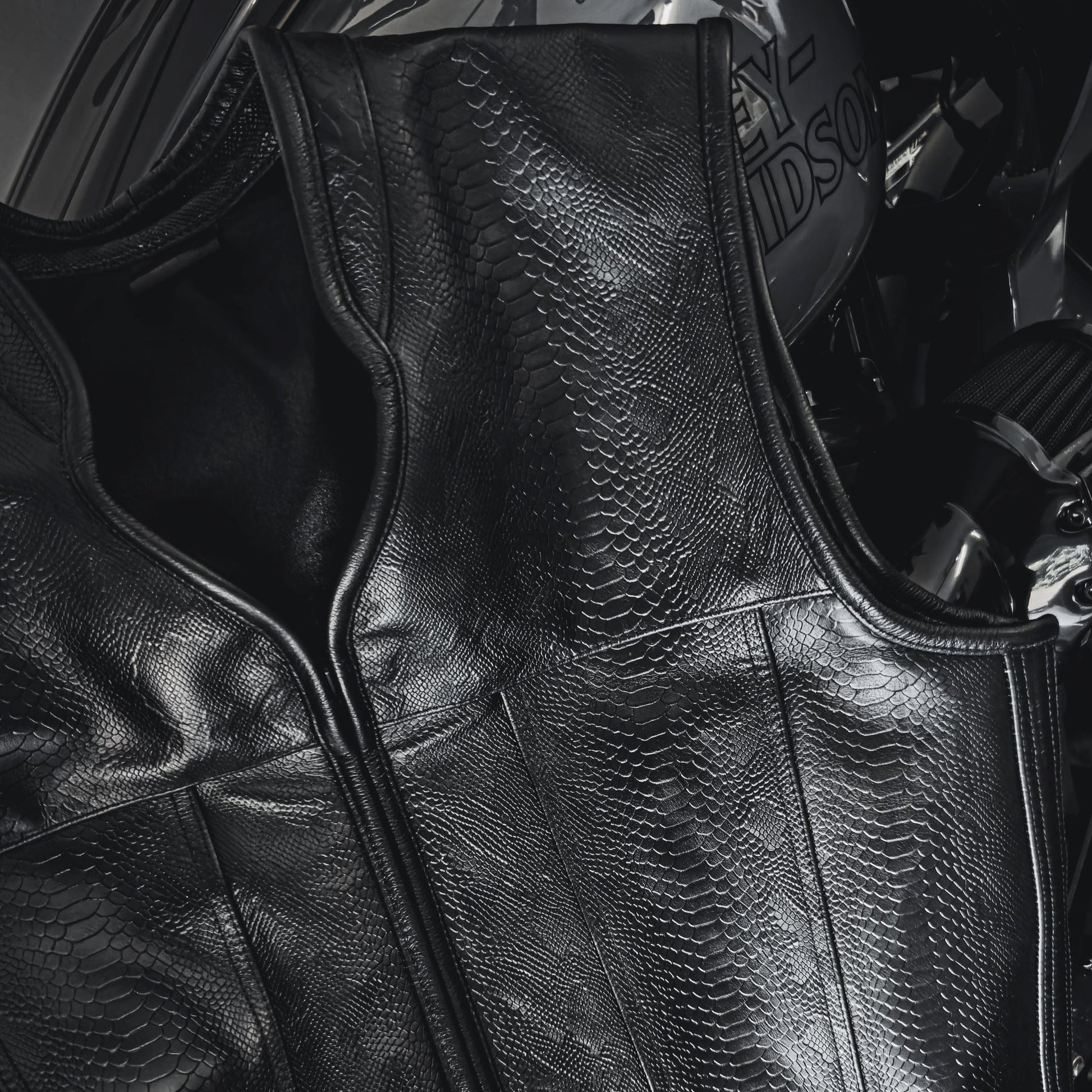 EURO "OFF THE RACK" SERPENT VEST 2.0