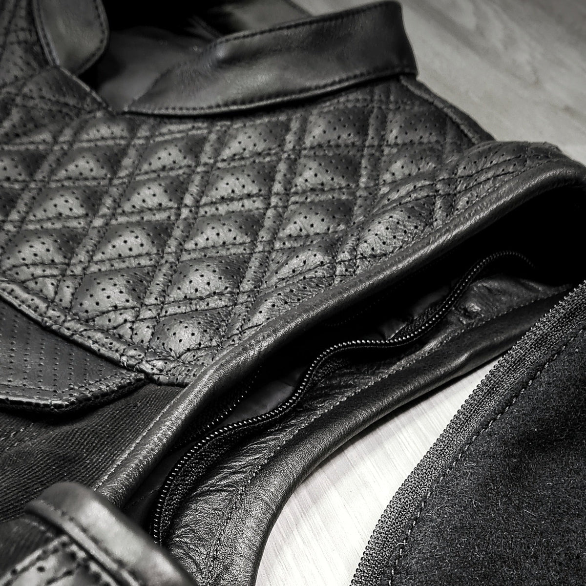US "OFF THE RACK" REMOVABLE SLEEVE TWENTY FOUR-SEVEN VEST