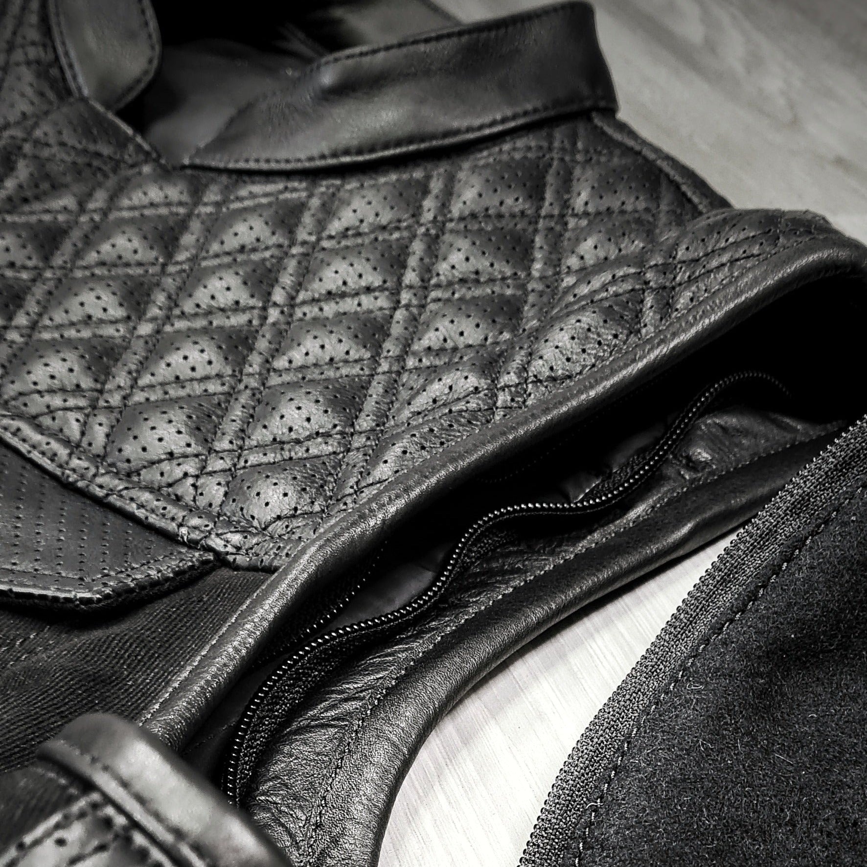 US "OFF THE RACK" REMOVABLE SLEEVE TWENTY FOUR-SEVEN VEST