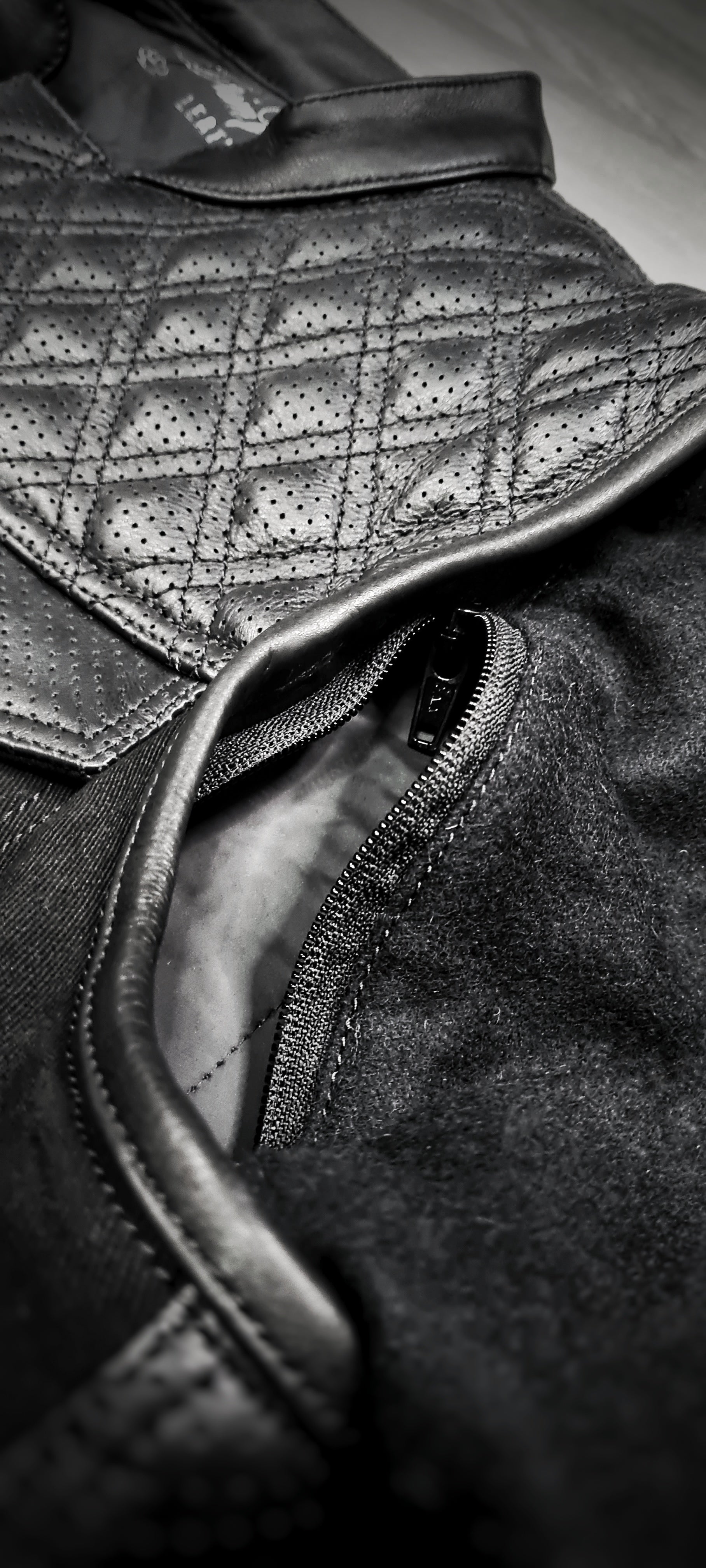 US "OFF THE RACK" REMOVABLE SLEEVE TWENTY FOUR-SEVEN VEST