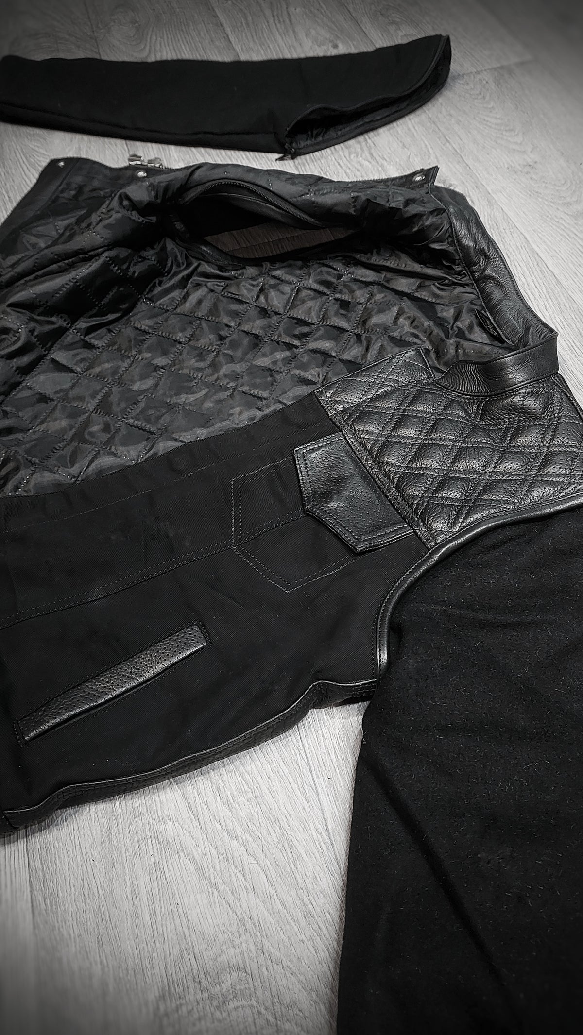 US "OFF THE RACK" REMOVABLE SLEEVE TWENTY FOUR-SEVEN VEST