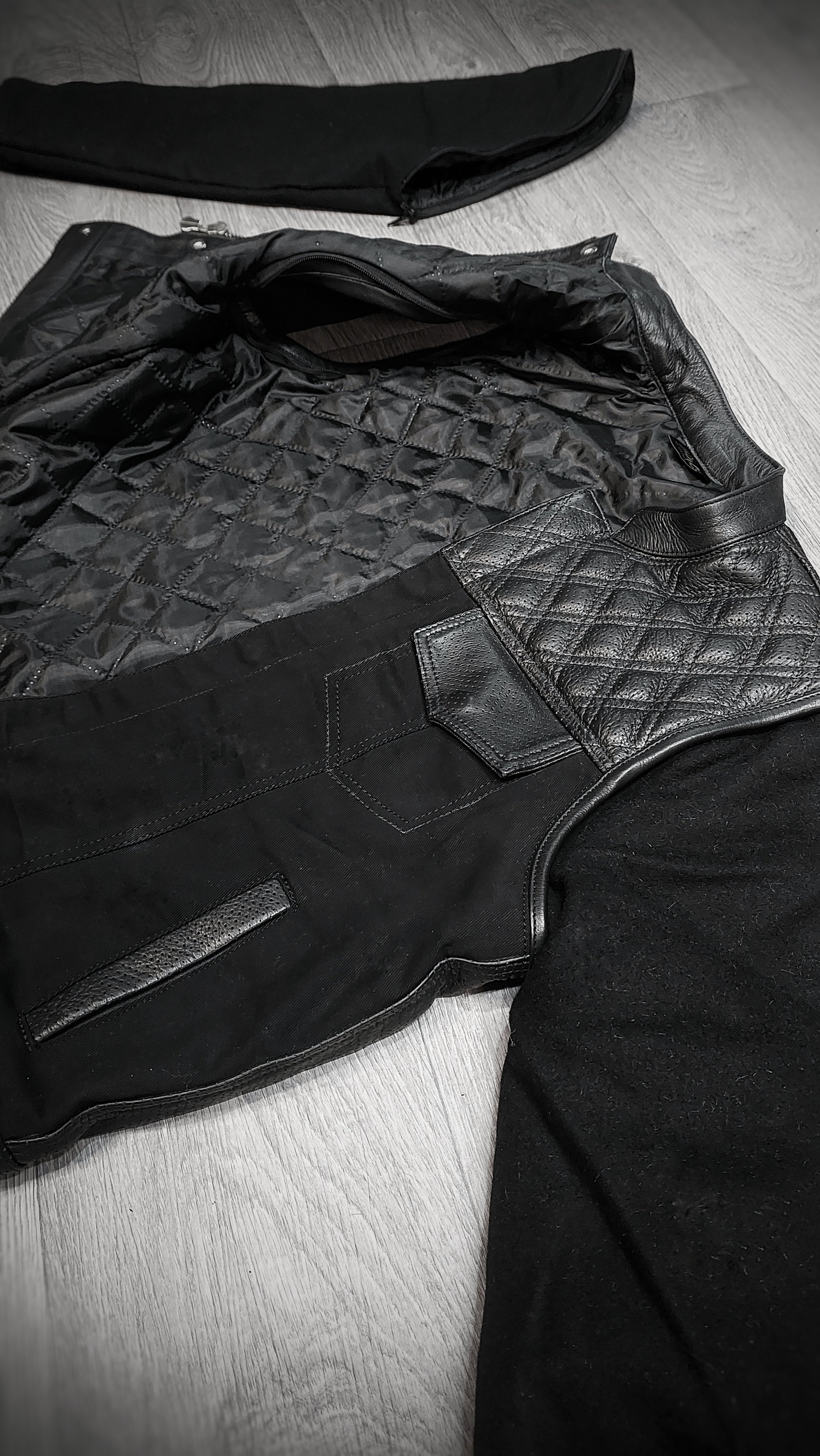 US "OFF THE RACK" REMOVABLE SLEEVE TWENTY FOUR-SEVEN VEST