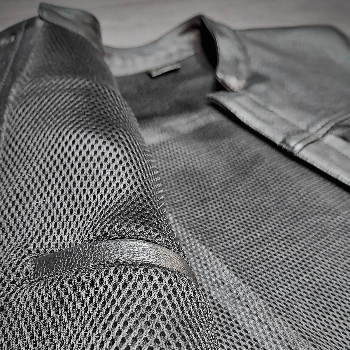 US "OFF THE RACK" AERO VEST